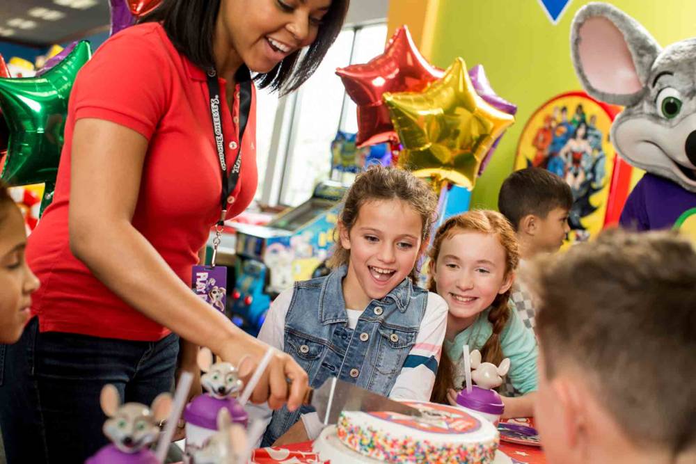 Throw a Pizza Birthday Party at Chuck E. Cheese’s