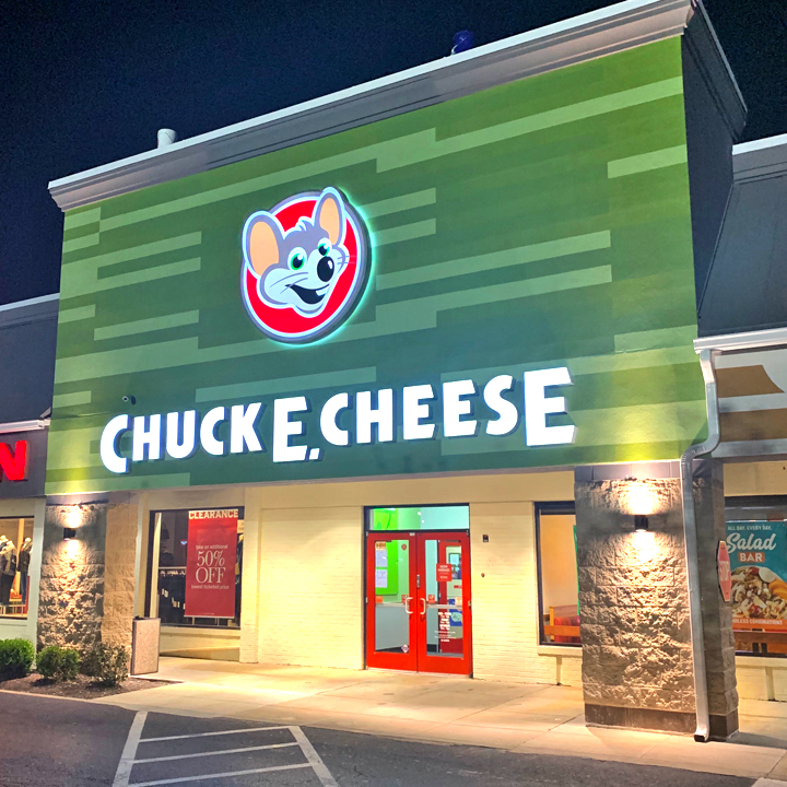 chuck e. cheese store front