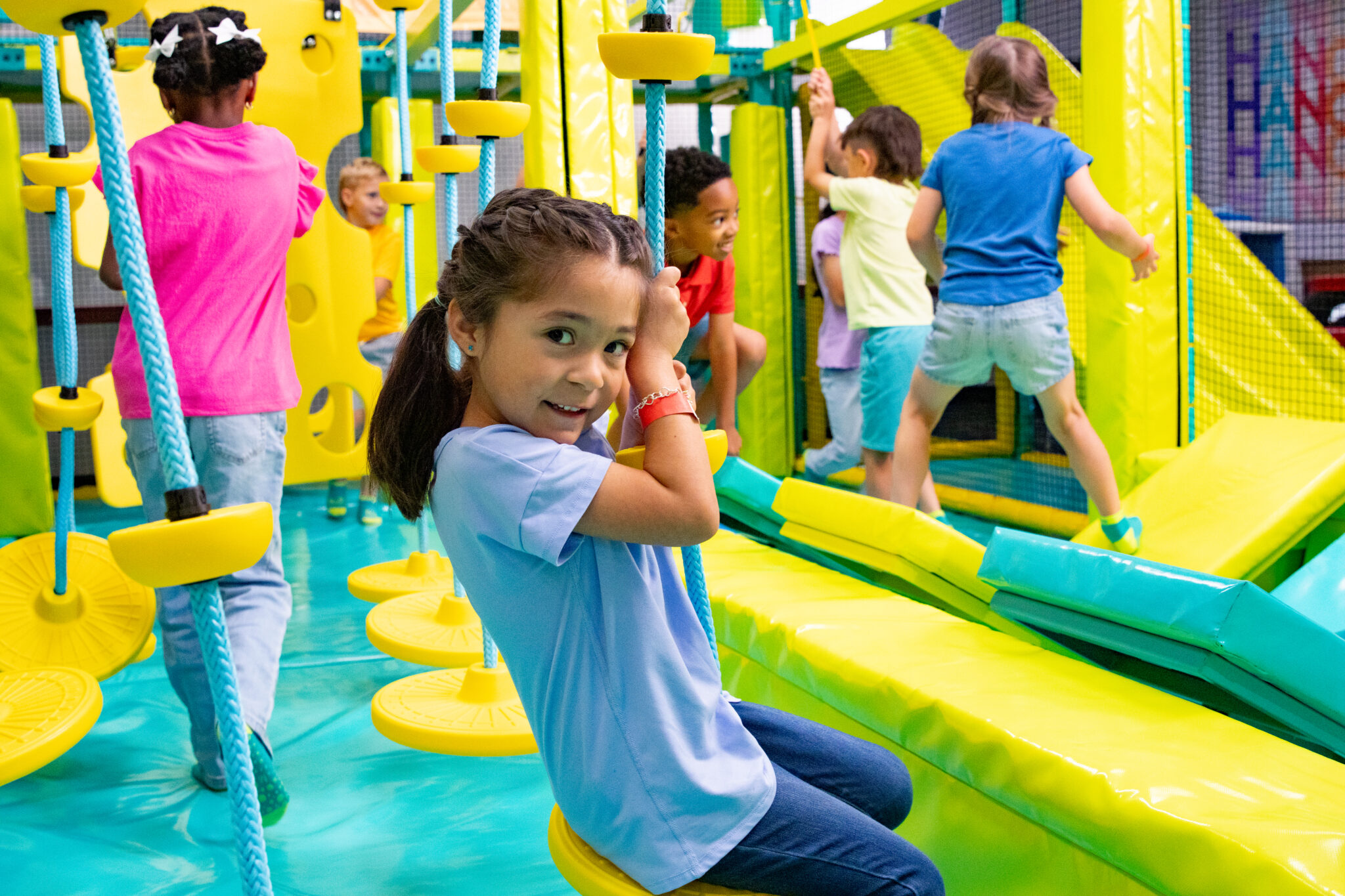 chuck e cheese 4th of july hours